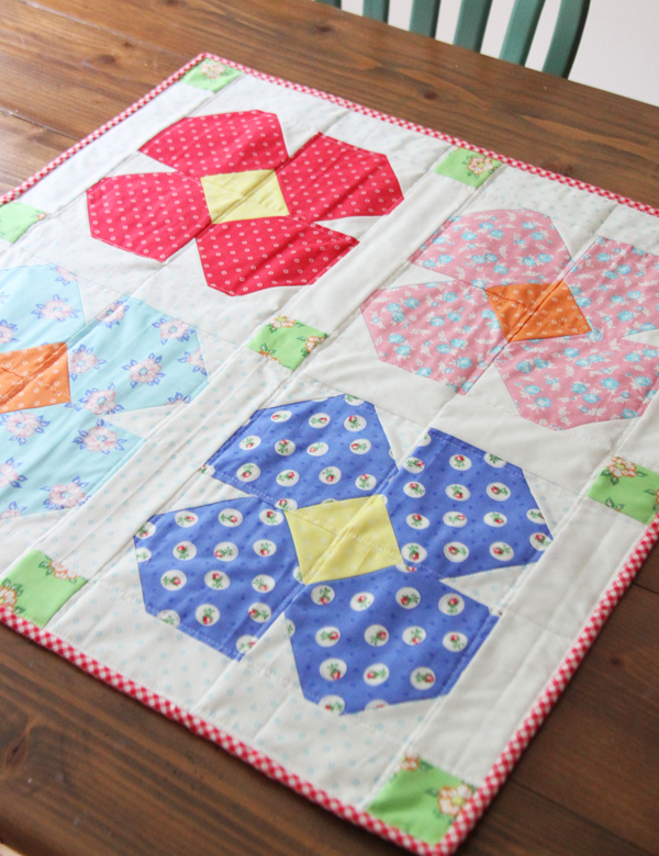 Free Floret Table Topper Pattern