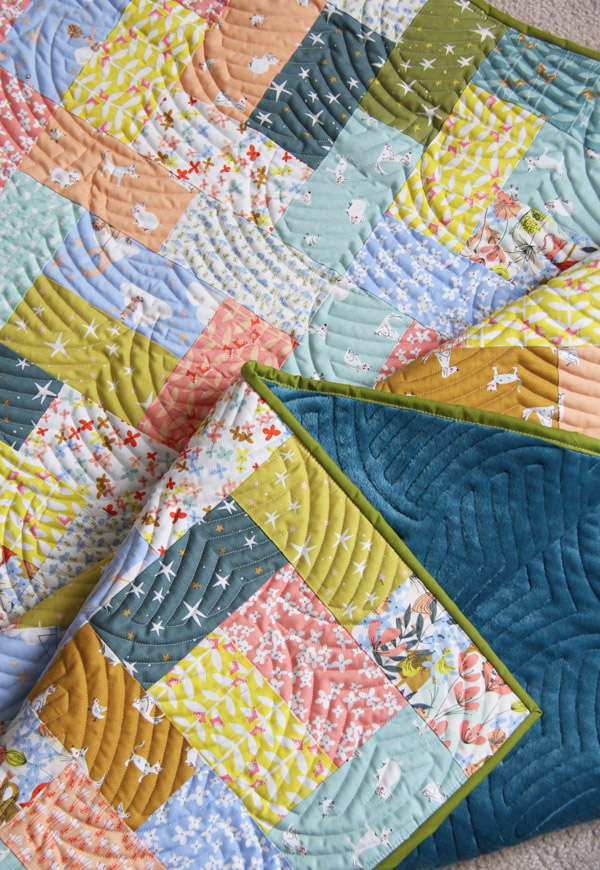 Fat Quarter Friday Quilt, easy beginner pattern for fat quarters